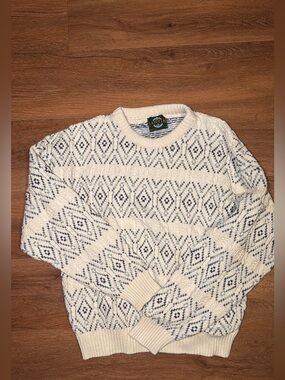 Vintage Jantzen Men's Cream and Navy Geometric Knit Sweater
